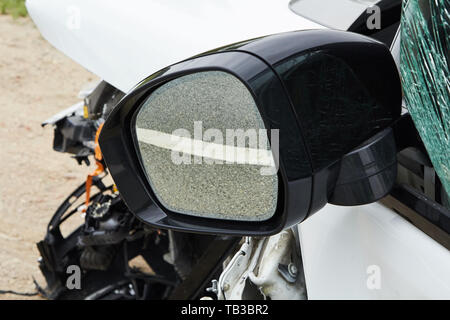 Off road auto dopo collisione frontale con un altro veicolo Foto Stock