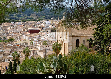 24.03.2017, Arta, Maiorca, Spagna - La piccola città è il centro amministrativo del comune nella regione di Llevant. Vista della città durante il Foto Stock