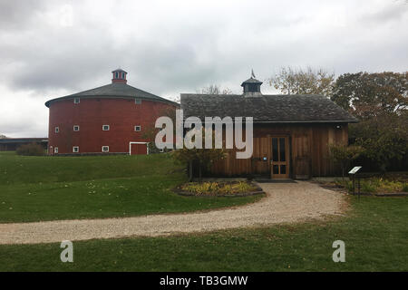 Round Barn presso il Museo Shelburne nel Vermont. Costruito nel 1901 come un efficiente metodo di alimentazione di bestiame. Foto Stock