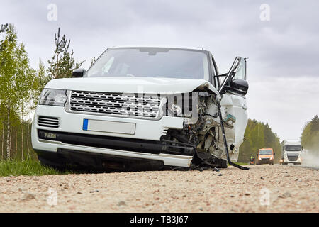 Off road auto dopo collisione frontale con un altro veicolo Foto Stock