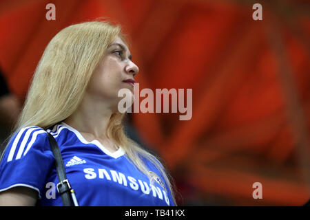 Una ventola di Chelsea nelle gabbie in anticipo del match durante la UEFA Europa League finale allo Stadio Olimpico, Baku, in Azerbaijan. Foto Stock