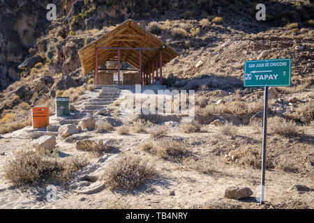 Inizio del Colca Canyon Trail vicino al San Miguel Lookout, Cabanaconde distretto, Perù Foto Stock