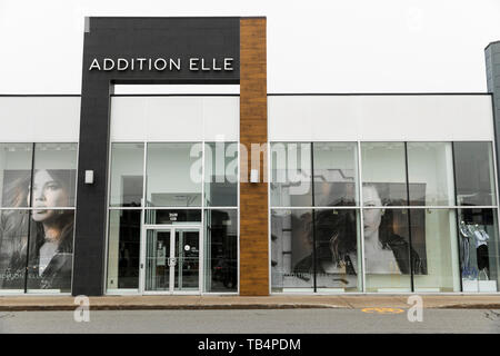 Un logo segno esterno di una aggiunta Elle store in Vaudreuil-Dorion, Quebec, Canada, il 21 aprile 2019. Foto Stock