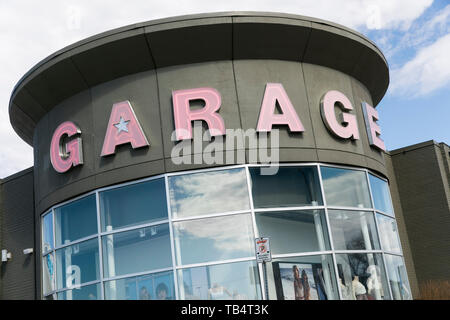 Un segno del logo al di fuori di un Garage abbigliamento store a Montreal, Quebec, Canada, il 21 aprile 2019. Foto Stock