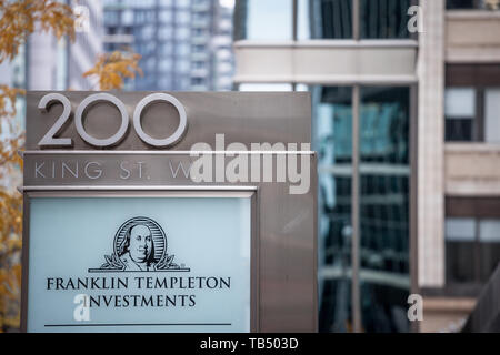 TORONTO, Canada - 14 novembre 2018: Franklin Templeton investimenti logo nella parte anteriore della loro sede locale di Toronto, Ontario. Si tratta di un investimento Foto Stock
