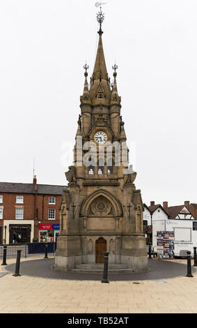 Shakespeare fontana commemorativa conosciuta anche come la American fontana e la torre dell orologio su Rother Street, Stratford upon Avon, Warwickshire, Regno Unito Foto Stock