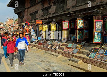 Negozio di souvenir per i tradizionali Thanka Nepalese scorri le foto, Hanumandhoka Durbar Square, Kathmandu, Nepal Foto Stock