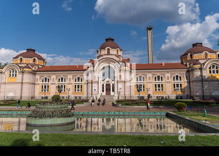 Sofia, Bulgaria - 2 Maggio 2019: Sofia Storia Museo facciata principale architettura. Questo museo dedicato alla storia di Sofia è alloggiato nel magnifice Foto Stock