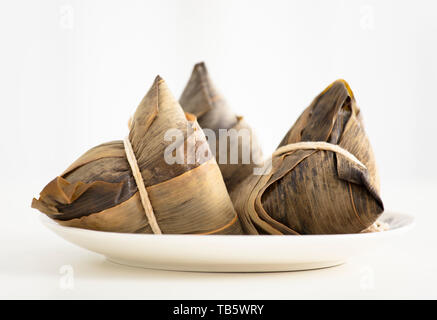 Tre tradizionali gnocchi di riso sul tavolo Foto Stock