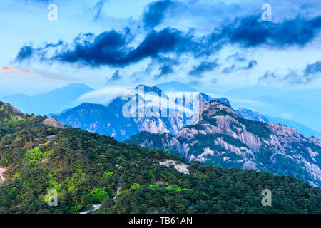 Huangshan bellissimo paesaggio naturale,Anhui Provincia,Cina Foto Stock