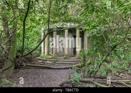 I colonnati, mondo perduto, Baron Hill House, Beaumaris, Anglesey REGNO UNITO - di Samuel Wyatt per Bulkeley famiglia, abbandonato a causa di morte precoce fiscale 20C Foto Stock