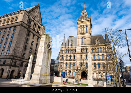 Il cenotafio di Manchester è una prima Guerra Mondiale memorial, con aggiunte per la successiva conflitti, progettato da Sir Edwin Lutyens per Piazza San Pietro in Manchest Foto Stock