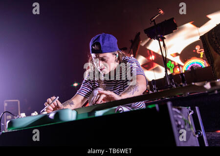 29 maggio 2019 - Madison, Wisconsin, Stati Uniti - TASH SULTANA durante il flusso stato World Tour al Sylvee a Madison, Wisconsin (credito Immagine: © Daniel DeSlover/ZUMA filo) Foto Stock