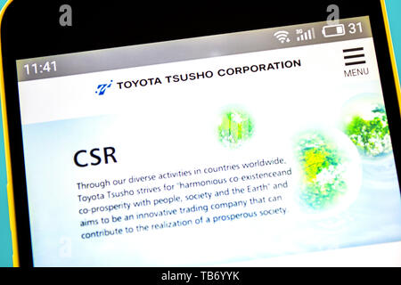 Berdyansk, Ucraina - 10 Maggio 2019: Editoriale illustrativa di Toyota Tsusho website homepage. Toyota Tsusho logo visibile sullo schermo del telefono Foto Stock