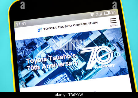 Berdyansk, Ucraina - 10 Maggio 2019: Editoriale illustrativa di Toyota Tsusho website homepage. Toyota Tsusho logo visibile sullo schermo del telefono Foto Stock