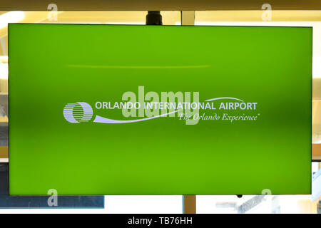 Orlando, Florida. Marzo 01, 2019. Dall'Aeroporto di Orlando segno verde all'Aeroporto Internazionale di Orlando . Foto Stock