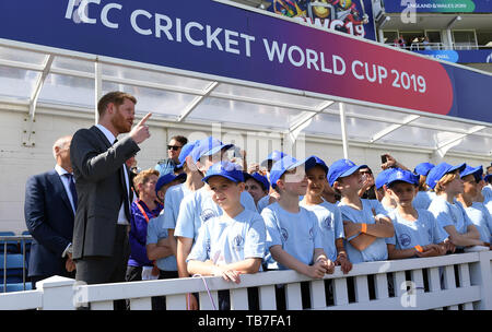 Il Duca di Sussex assiste la partita di apertura del 2019 ICC Cricket World Cup tra Inghilterra e Sud Africa al ovale a Londra. Foto Stock