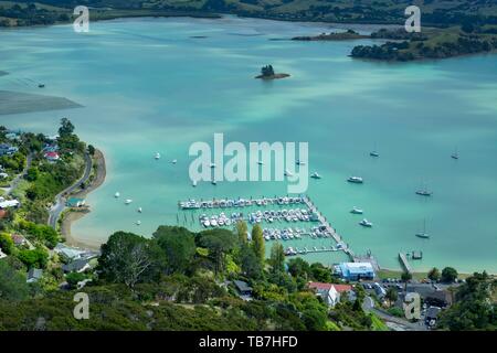 Costa con Marina nella baia delle isole, estremo Nord distretto, Northland e North Island, Nuova Zelanda Foto Stock