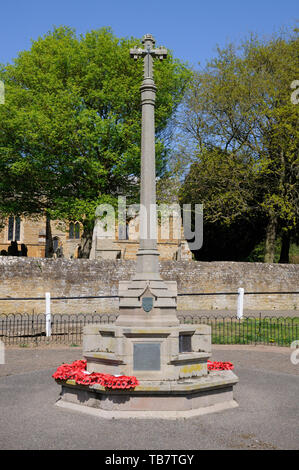 War Memorial, Earls Barton, Northamptonshire Foto Stock