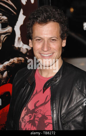 LOS ANGELES, CA. Marzo 05, 2007: Ioan Gruffudd presso il Los Angeles premiere del '300' al Grauman's Chinese Theater di Hollywood. Foto Stock