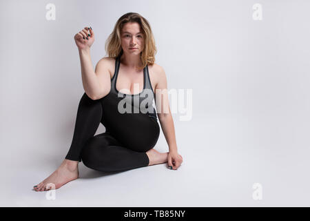 Femmina corpo facendo si allunga per la danza e la classe di yoga. Wellness Relax lifestyle Foto Stock