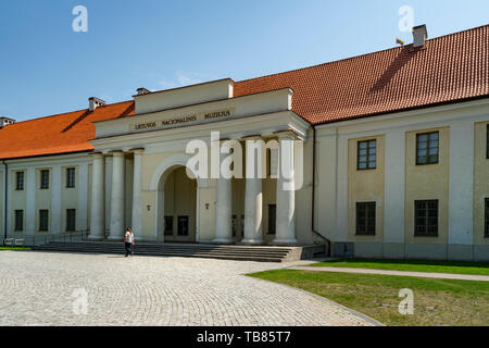 Vilnius, Lituania. Maggio 2019. Una vista del facace del Museo Nazionale della Lituania Foto Stock