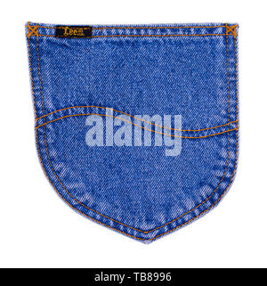 Chisinau in Moldova Febbraio 06, 2017: Lee Cooper segno sulla moderna Blue Jeans. Lee Cooper è un cittadino britannico di società di abbigliamento che le licenze di vendita di molti Lee Foto Stock