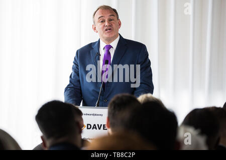 Londra, Regno Unito. 30 Maggio, 2019. Ed Davey, il gruppo del Partito europeo dei liberali democratici MP per Kingston e Surbiton ed ex Segretario di Stato per l'energia e il cambiamento climatico, fa un discorso in centro a Londra come egli lancia la sua campagna per la direzione del partito seguenti ottimi risultati per il partito nelle recenti elezioni europee e locali. Credito: Mark Kerrison/Alamy Live News Foto Stock