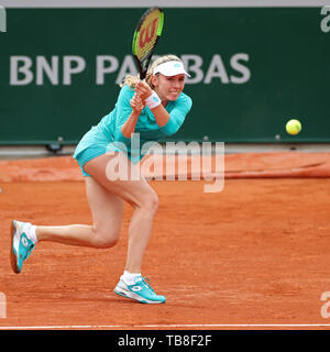 Roland Garros di Parigi, Francia. Il 30 maggio 2019. Open di Francia di Tennis Tournament; Ekaterina Alexandrova (RUS) gioca il rovescio il ritorno di Samantha STOSUR (AUS) Credito: Azione Sport Plus/Alamy Live News Foto Stock