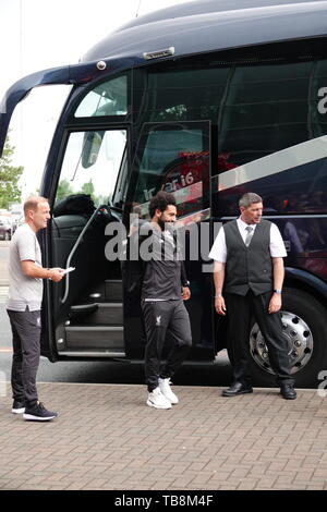 Liverpool Regno Unito, 31 maggio 2019. Liverpool giocatori arrivano a John Lennon Airport per volare a Madrid per la finale di Champions League contro il Tottenham sabato 1 giugno. Credit:Ken Biggs/Alamy Live News. Foto Stock