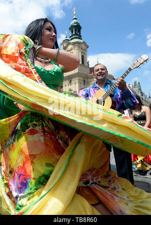 Praga, Repubblica Ceca. 31 Maggio, 2019. Marzo del xxi Khamoro world festival di Roma dalla Piazza Venceslao alla Piazza della Città Vecchia di Praga, Repubblica Ceca, Venerdì 31 Maggio, 2019. Credito: Katerina Sulova/CTK foto/Alamy Live News Foto Stock