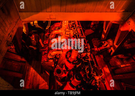 Il motore della nave polare Fram, usato dagli esploratori norvegesi in spedizioni polari, Oslo, Norvegia Foto Stock