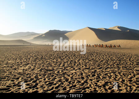 Dunhuang Crescent deserto a molla Foto Stock