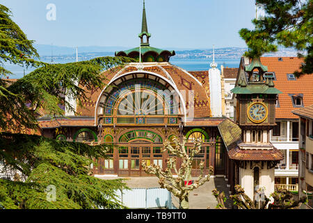 Storico art nouveau casa pompa di acqua minerale Evian-les-Bains città in Francia Foto Stock