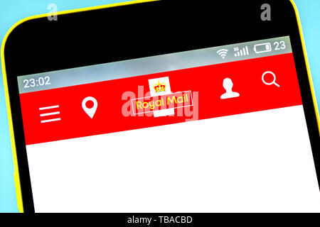 Berdyansk, Ucraina - 24 Maggio 2019: Royal Mail courier website homepage. Royal Mail logo visibile sullo schermo del telefono Foto Stock
