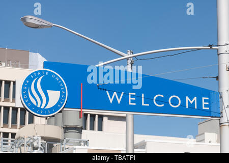 Atlanta, Stati Uniti d'America - 20 Aprile 2018: segno di benvenuto per la Georgia State University closeup isolato Foto Stock