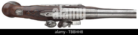 Una coppia di viaggio flintlock pistols, Etienne, circa 1780 leggermente sommersa, rotonda liscia di barili in 14 mm di calibro, ciascuno con un segno distintivo di Saint Etienne sul lato della culatta. Flintlocks liscio con estremità arrotondate le piastre di bloccaggio. Legno di noce intagliato stock con arredi in ferro e vacante, argento stemmi. Sostituito ramrods con punte in ferro. Lunghezza 28 cm ciascuno. storico, storico, civile pistola, civile pistole, palmare, Gun, pistole, armi da fuoco, braccio di fuoco, armi da fuoco, armi da fuoco, armi, armi, arma, braccio, Additional-Rights-Clearance-Info-Not-Available Foto Stock