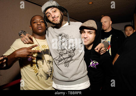 Ritratto esclusivo di musicisti Mack Maine, Travis McCoy e Pete Wentz dietro le quinte Lil Wayne 'Io sono la musica Tour' al Amphitheatre di Gibson Marzo 29, 2009 a Los Angeles. Foto Stock