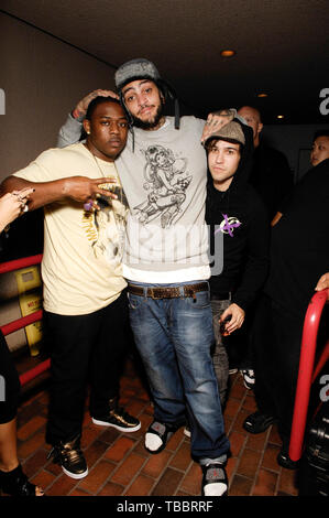 Ritratto esclusivo di musicisti Mack Maine, Travis McCoy e Pete Wentz dietro le quinte Lil Wayne 'Io sono la musica Tour' al Amphitheatre di Gibson Marzo 29, 2009 a Los Angeles. Foto Stock