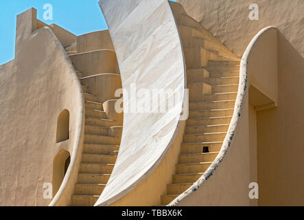 Dettaglio delle scale a Jantar Mantar Observatory, Jaipur, Rajasthan, India Foto Stock