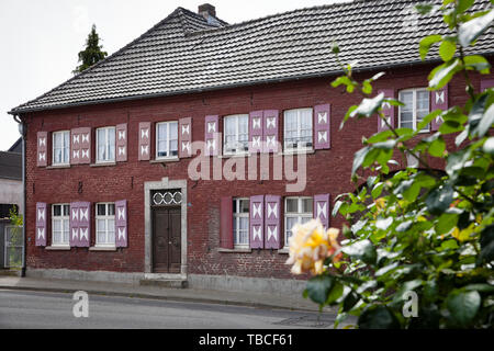 Il villaggio di Keyenberg vicino Erkelenz è per dare modo a Garzweiler miniera di lignite nei prossimi anni, Erkelenz, Germania. der Ort Keyenberg bei Foto Stock