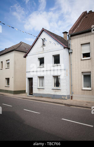 Il villaggio di Keyenberg vicino Erkelenz è per dare modo a Garzweiler miniera di lignite nei prossimi anni, Erkelenz, Germania. der Ort Keyenberg bei Foto Stock