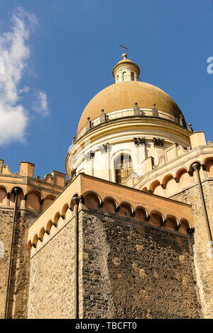 Dettagli degli esterni della chiesa di San Nicola a Randazzo, provincia di Catania, Italia. Foto Stock