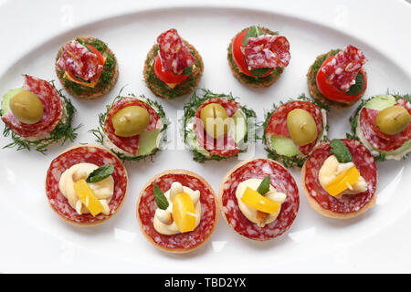 Gustosi crostini sulla piastra, primo piano Foto Stock