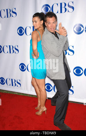 LOS ANGELES, CA. 20 luglio 2007: NCIS stelle Cote de Pablo e Michael Weatherly al CBS Summer press tour 'Stelle parte 2007' sulla Wadsworth Theatre grande prato. © 2007 Paul Smith / Featureflash Foto Stock