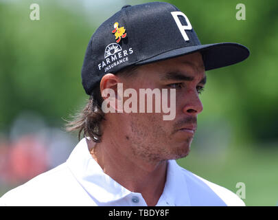 Dublino, OH, Stati Uniti d'America. 31 Maggio, 2019. Rickie Fowler fa un colloquio con ''PGA Tour Live'' di concludere il secondo round di gioco a livello del 2019 Memorial Day torneo presentato da Nationwide a Muirfield Village Golf Club a Dublino, OH. Austyn McFadden/CSM/Alamy Live News Foto Stock