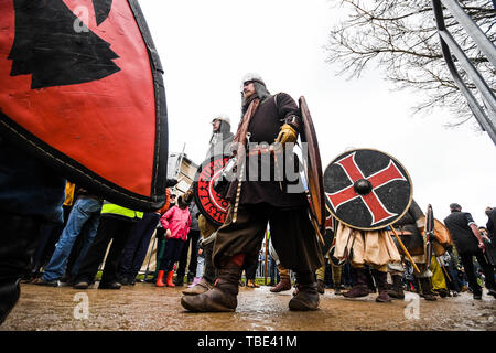 Baw Baw, Victoria, Australia. Dal 01 Giugno, 2019. ; Giostre medievali Campionati del mondo; i concorrenti a piedi nel cavalleresco arena di combattimento in armatura completa Credit: Azione Plus immagini di sport/Alamy Live News Foto Stock