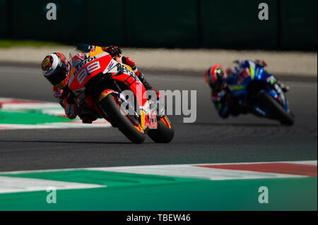 Scarperia e San Piero, Italia. 31 Maggio, 2019. Jorge Lorenzo e Alex Rins durante il venerdì libero prassi nel circuito del Mugello Credito: Lorenzo Di Cola/Pacific Press/Alamy Live News Foto Stock