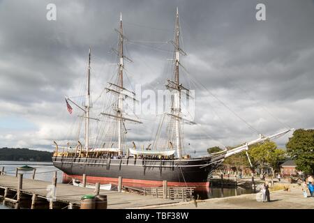 Nave baleniera, Whaler Charles W. Morgan presso il museo a cielo aperto Mystic Seaport, mistica, Connecticut, Stati Uniti d'America Foto Stock