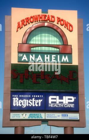 Anaheim, California, Stati Uniti d'America 2 giugno 1994 una vista generale di atmosfera del rettangolo di selezione a Barbra Streisand "Concerto" il 2 giugno 1994 all'Arrowhead Pond di Anaheim in Anaheim, California, Stati Uniti d'America. Foto di Barry re/Alamy Stock Photo Foto Stock